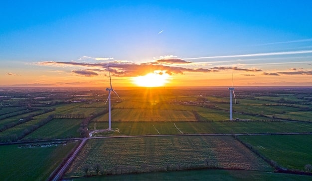 Critical Analysis: US Energy Policy & Renewable Goals – Expert Insights